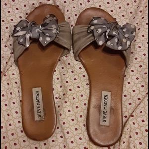 Steve Madden  flip flops